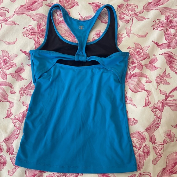 🏝️Big $5 Sale🏝️Champion Racer Back Workout Top with built-in bra - Picture 5 of 7